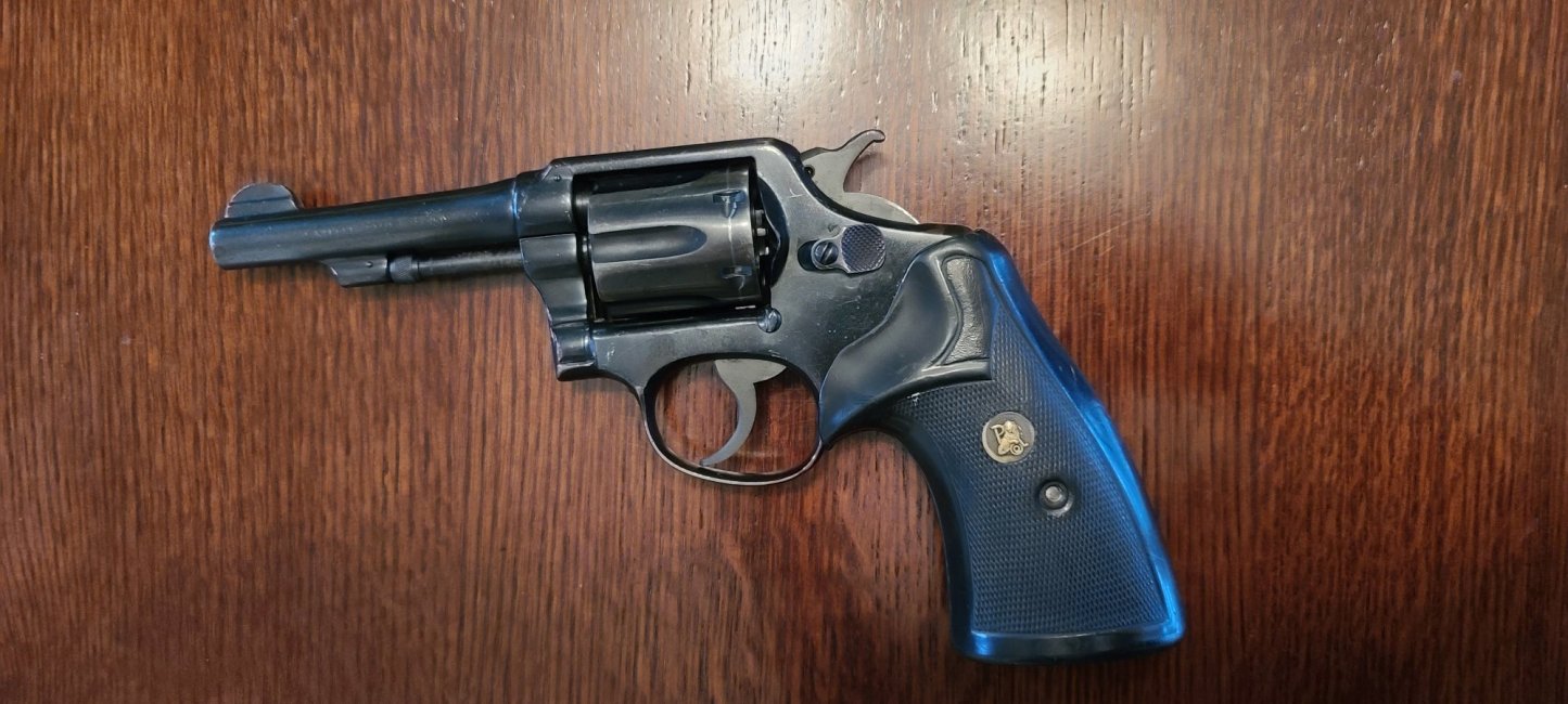 1946 Smith and Wesson (1).jpg