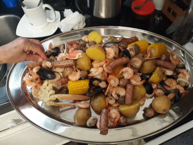 May 3 seafood boil (6).jpg